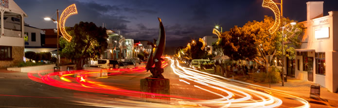 banner-695-plett-at-night