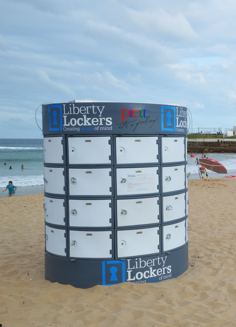 Store your valuables in beach lockers « Store your valuables in beach